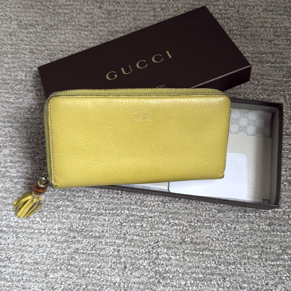 Gucci
Bamboo Accent Leather Continental Wallet